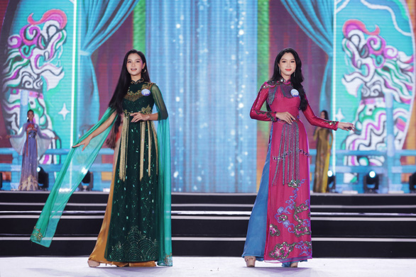 Ban tổ chức Hoa hậu Thế giới Việt Nam nói gì về đạo nhái hình ảnh trên sân khấu, ưu ái ‘gà nhà’?