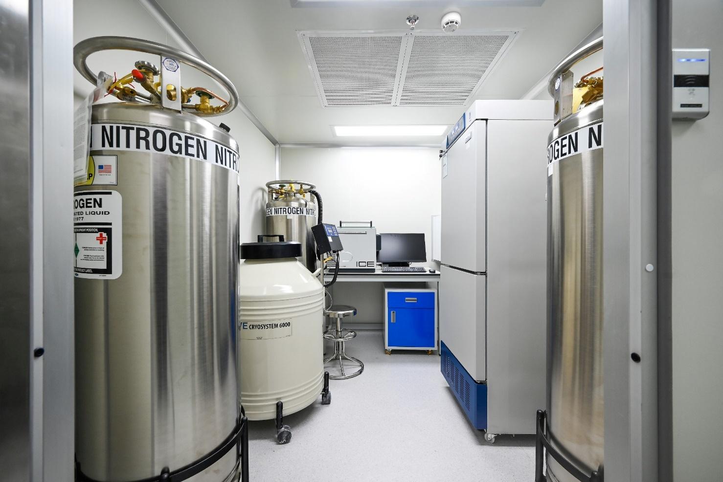 Phòng Lab lưu trữ và nuôi cấy tế bào gốc, nhận chuyển giao 100% từ Nhật Bản.